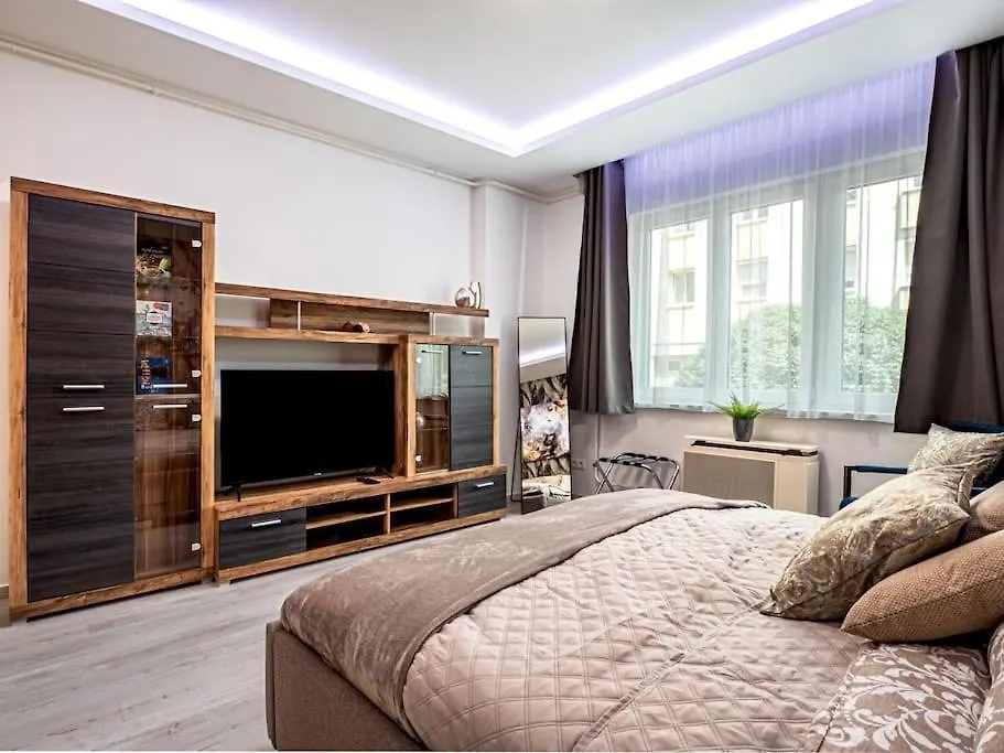 Vidra-Lak With Private Parking Appartement Boedapest